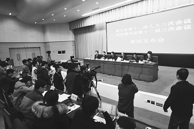 昨天，湖北“兩會(huì)”首場(chǎng)新聞發(fā)布會(huì)聚焦“法治湖北建設(shè)”。